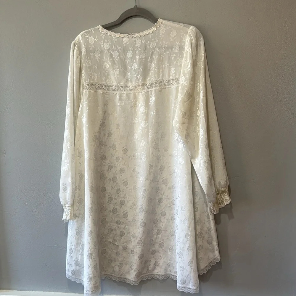 Christian Dior floral white ivory lace bridal long sleeve satin lace night gown - Picture 7 of 9